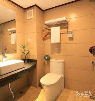 Yangshuo Hua Xiang Man Ting West Street Hotel Exteriör bild