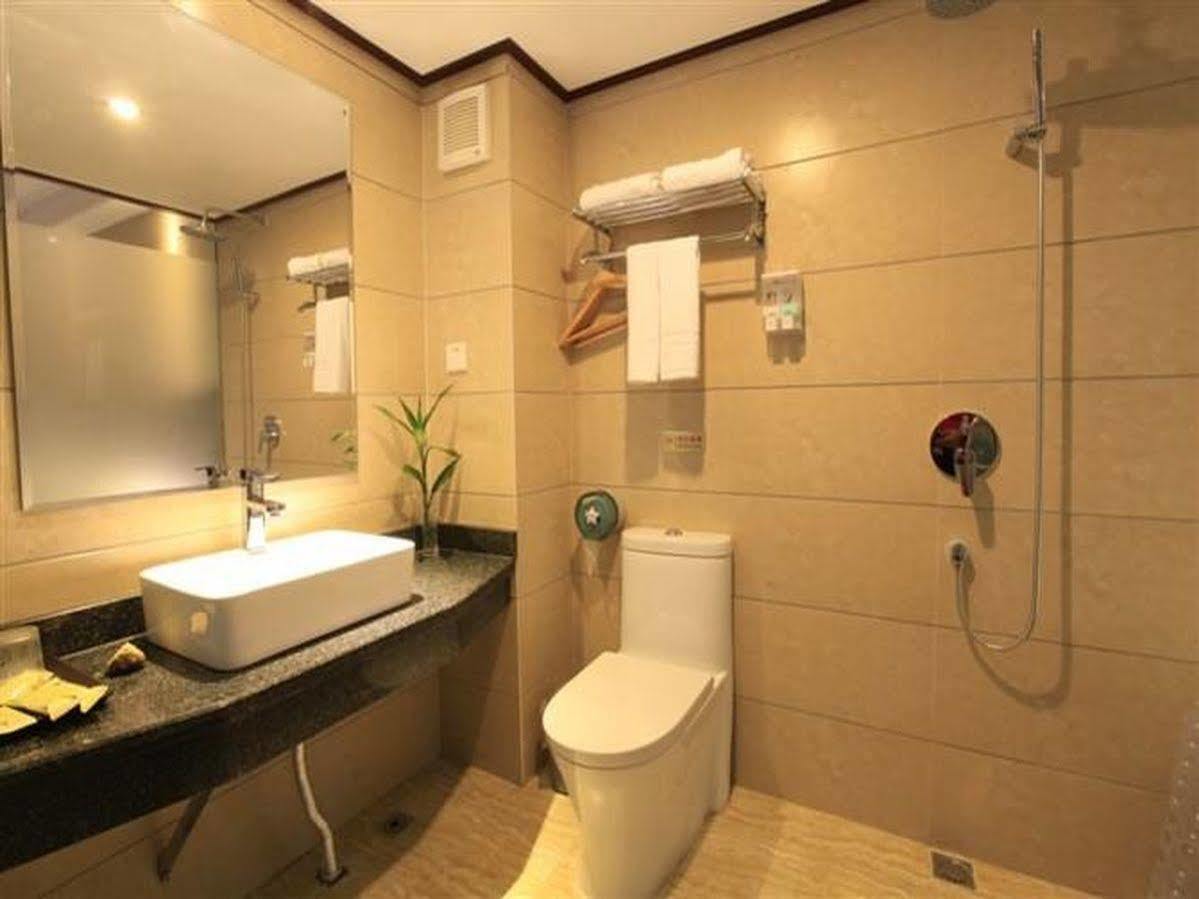 Yangshuo Hua Xiang Man Ting West Street Hotel Exteriör bild